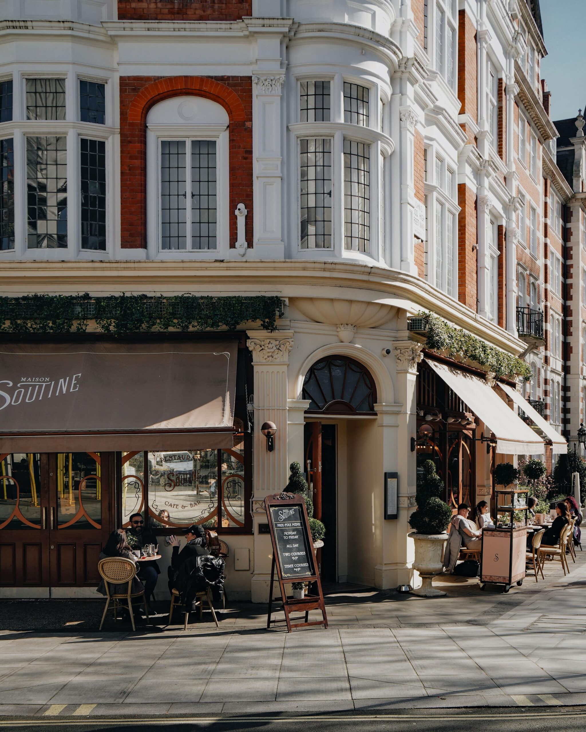 Perfect Picnic Spots Near St Johns Wood